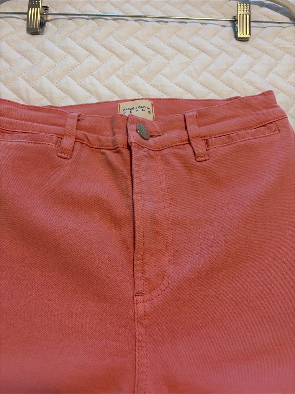 Alice + Olivia Gorgeous coin pocket Wide-Leg High-Rise Jeans in Rose - Picture 4 of 11